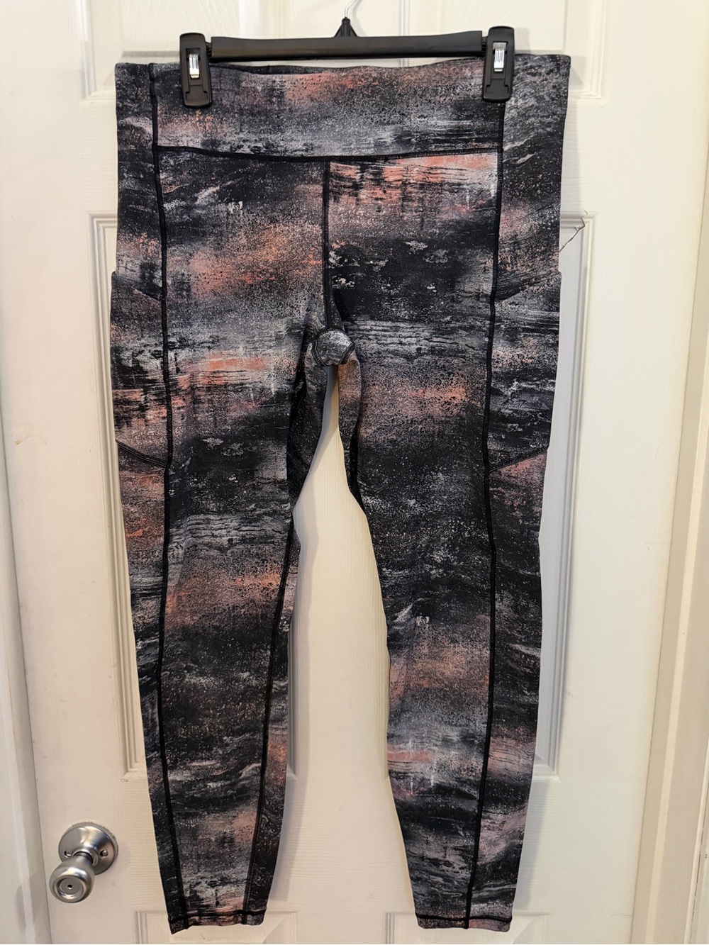 lululemon athletica Black and Pink Marble-Effect Leggings